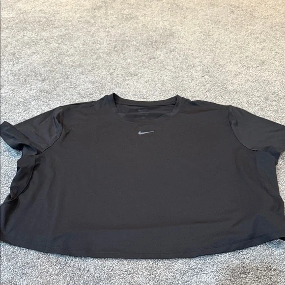 Nike Black Crop Top - Picture 1 of 2